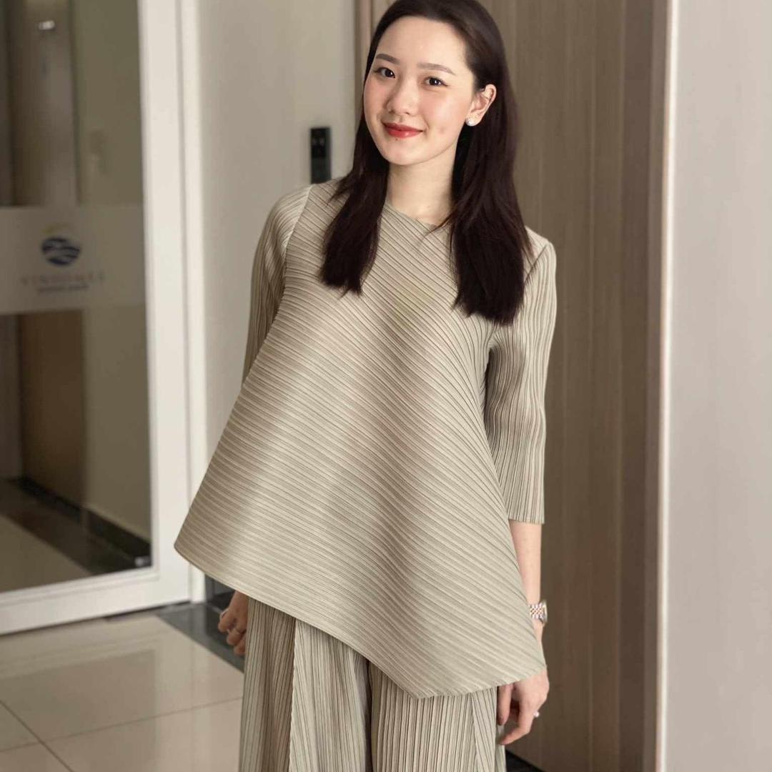 Set gồm áo và quầnđồng màu dập ly nữ sang trọng, áo tay lửng và quần ống rộng xếp ly lò xo Gerda — ảnh 26