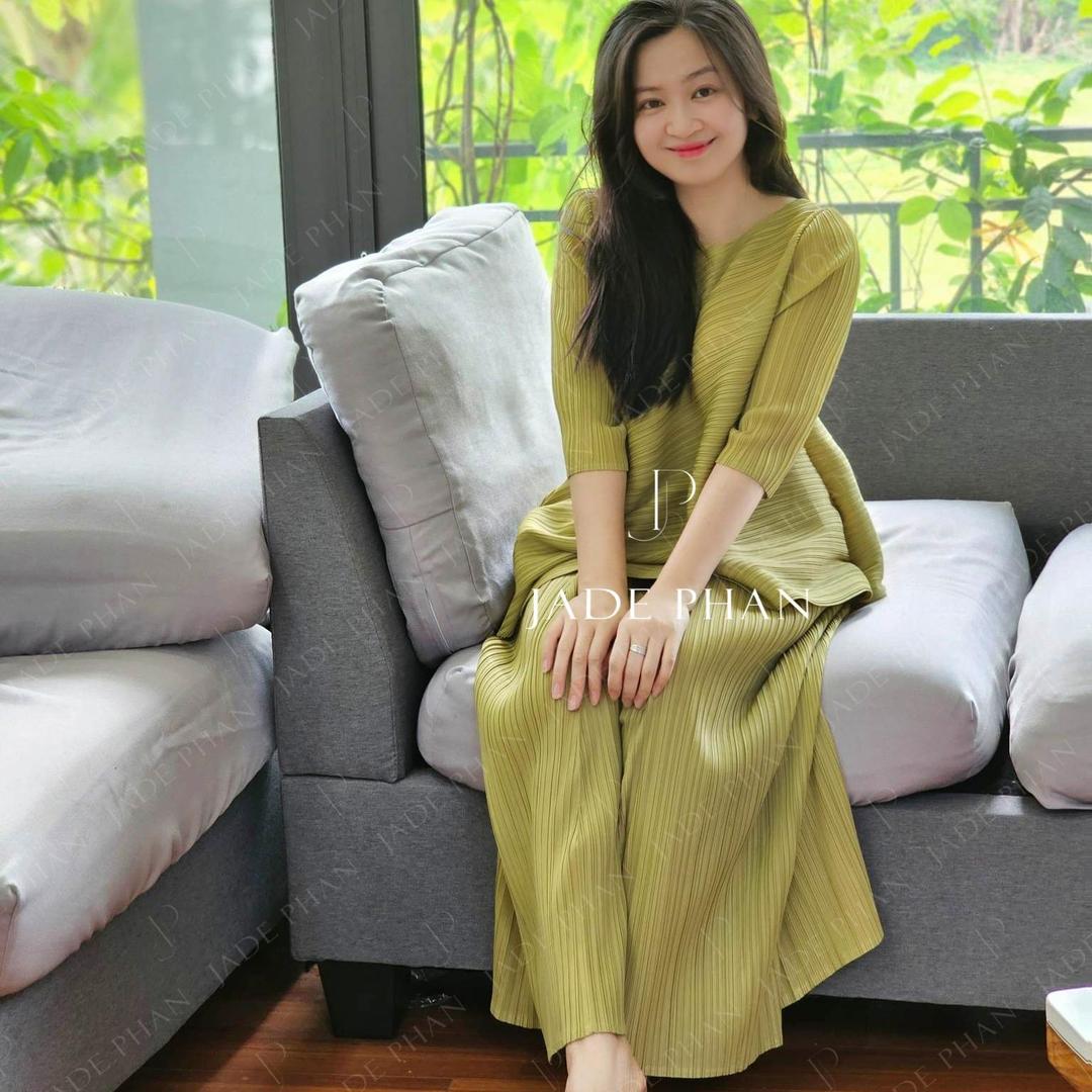 Set gồm áo và quầnđồng màu dập ly nữ sang trọng, áo tay lửng và quần ống rộng xếp ly lò xo Gerda — ảnh 33