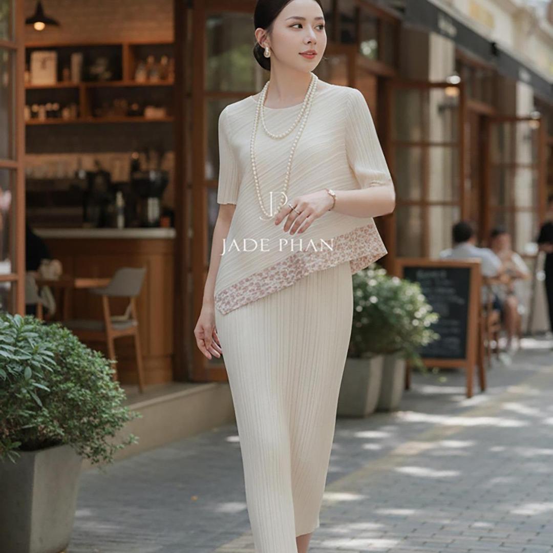 Set gồm áo và chân váyHoa nhí, bộ áo và chân váy xếp ly thanh lịch tôn dáng sang trọng nhiều màu Jennie & Holly [ + ] — ảnh 2