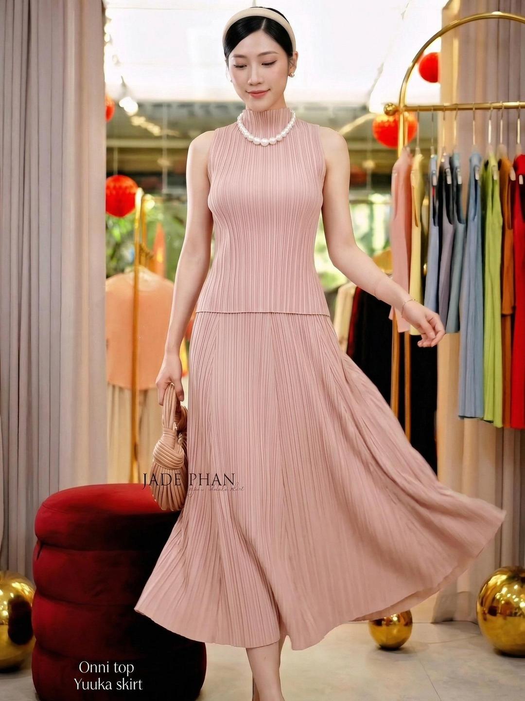 Set gồm áo và chân váy, bộ áo cổ lọ và chân váy xòe chữ A thanh lịch nhiều màu Onni Yuuka