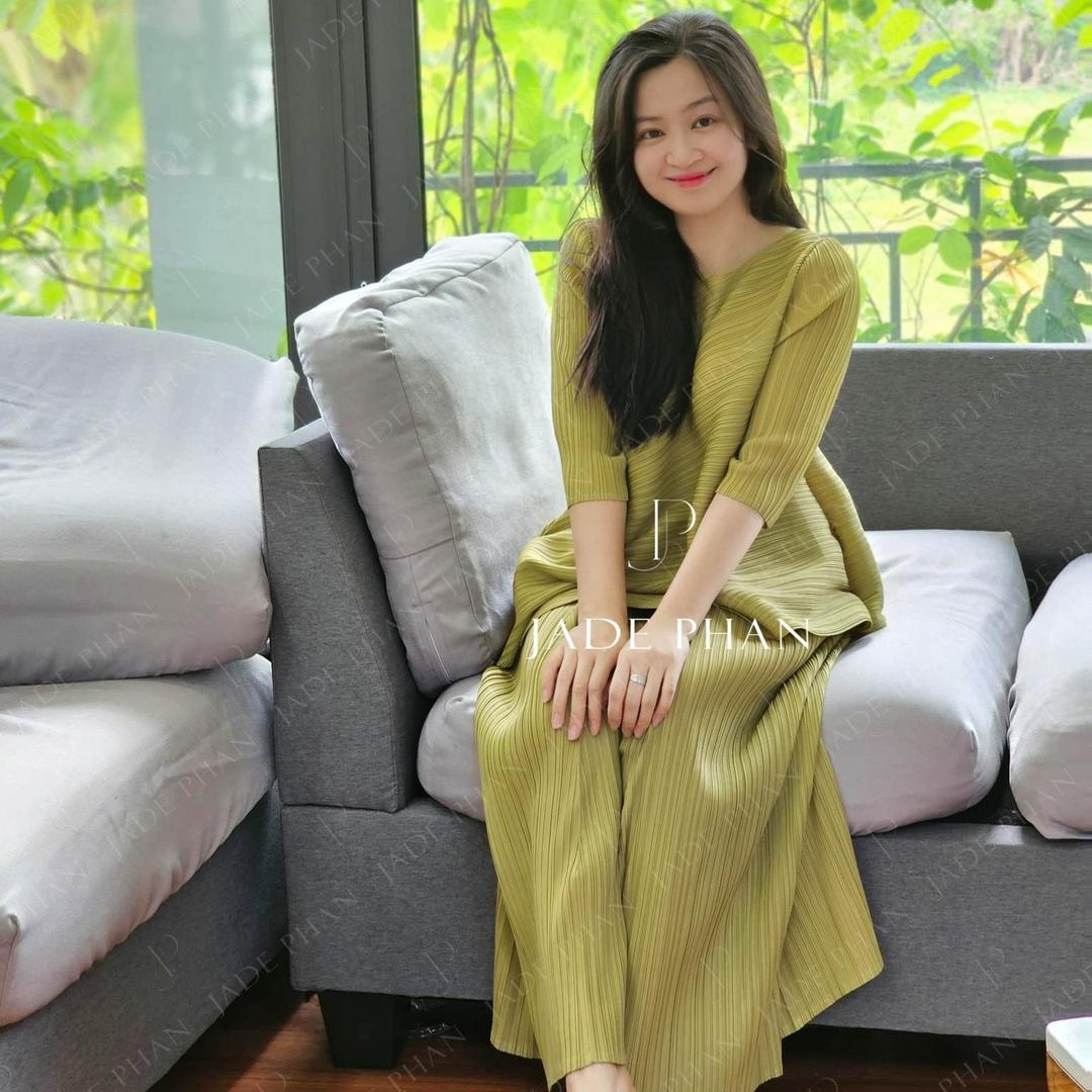Set gồm áo và quầnđồng màu dập ly nữ sang trọng, áo tay lửng và quần ống rộng xếp ly lò xo Gerda — ảnh 14