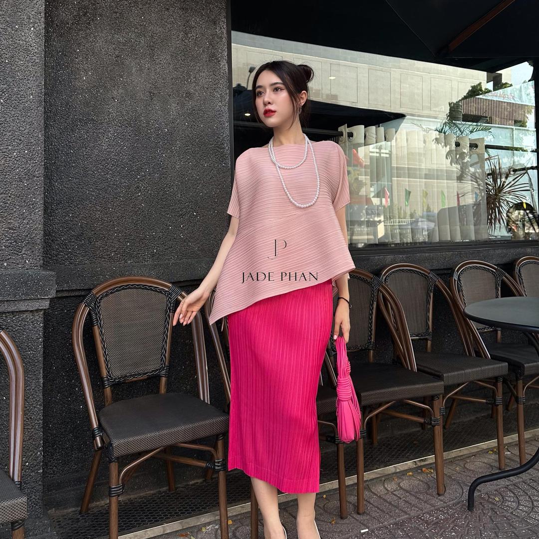 Set gồm áo và chân váyKatle Audora mix màu, áo xếp ly tà chéo và chân váy bút chì xẻ cạnh bắp chân dập ly cao cấp nhiều màu — ảnh 16