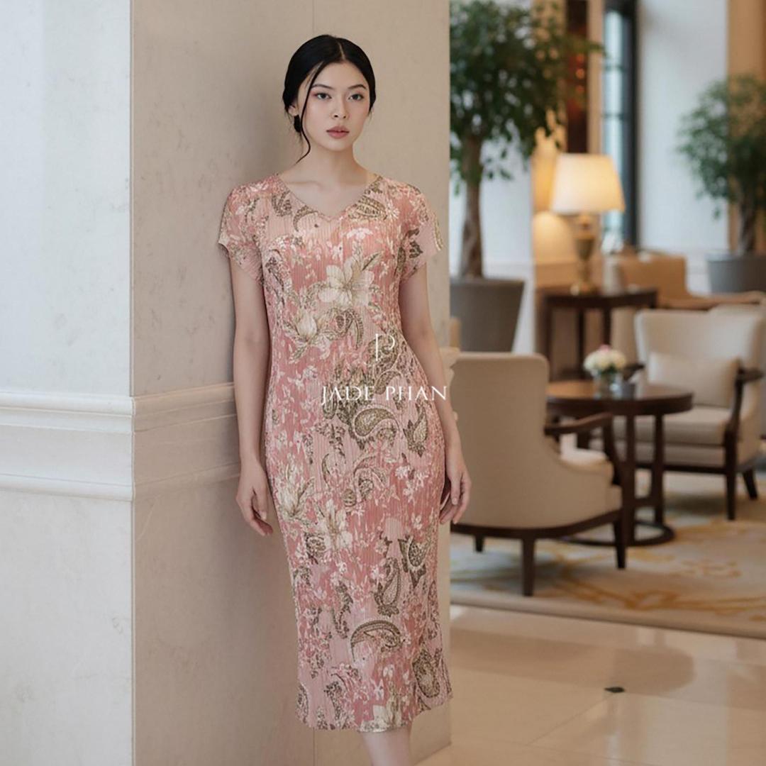 Váy Laura họa tiết dập ly cao cấp JADEPHAN thanh lịch nhiều màu